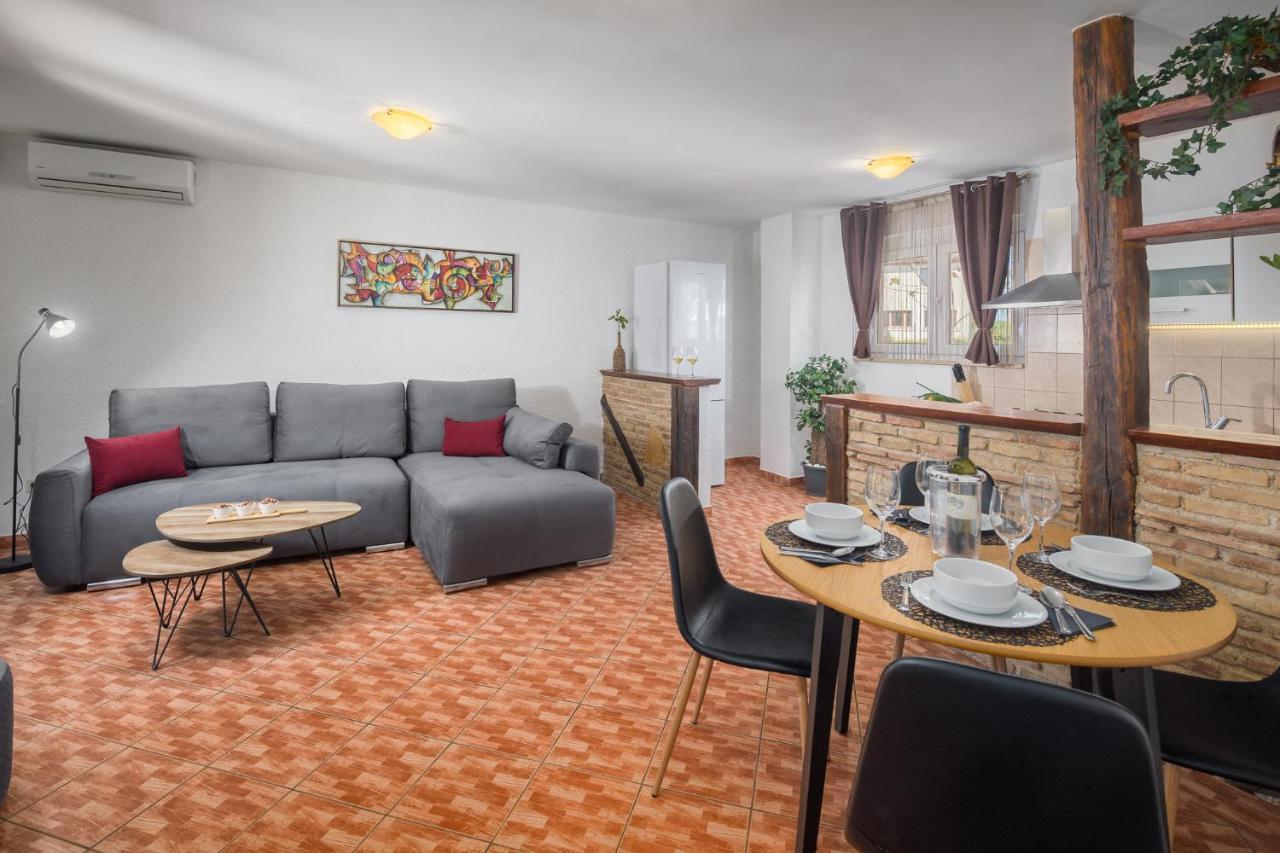 הוילה Kosinozici Casa Viktoria With Private Garden And Bbq מראה חיצוני תמונה